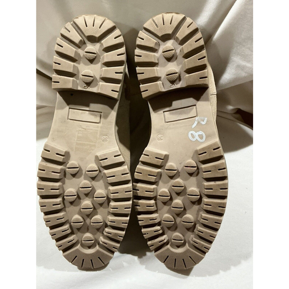 Woman’s Steve Madden Moira Suede Ankle Bootie Sand Color Size 8 - Picture 4 of 7